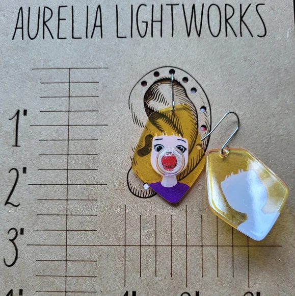 Brand new 3D bubble blowing girl earrings 🫧 - Picture 3 of 8